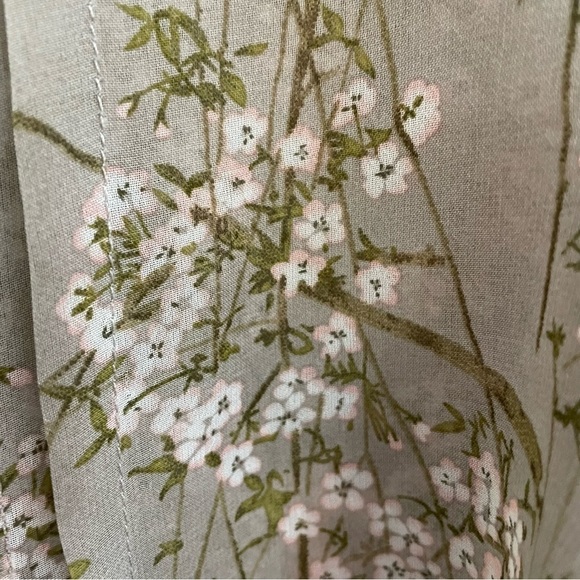 REQUEST Chiffon Floral 3/4 Length Button Down Tunic Shirt, Size XS Greenish Grey - Picture 10 of 10